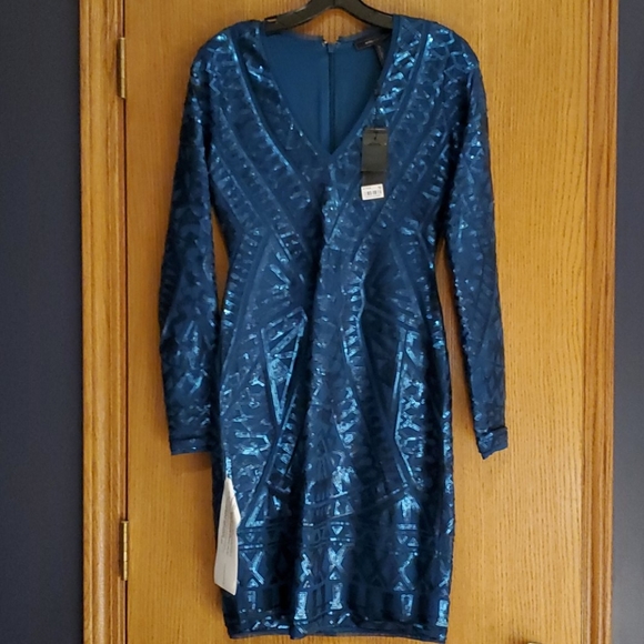 ⭐BRAND NEW: BCBGMAXAZRIA Morris Bodycon Dress⭐ - Picture 5 of 8